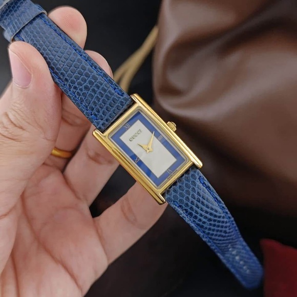 Vintage 1998 Gucci Quartz 2600L Women’s Watch
Blue and White Dial, Gold-Plated - Picture 5 of 10